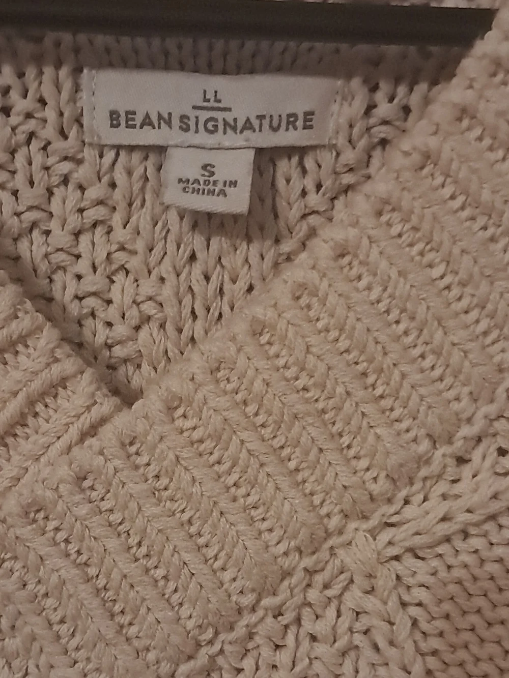 Bean Signature Cream Cable-Knit V-Neck Sweater